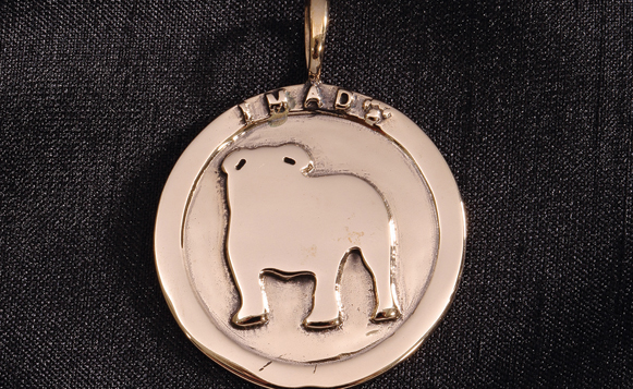 IMAD-bull-dog-pendant-front_9adefd3f-c480-4b83-98d4-e2380fd16796